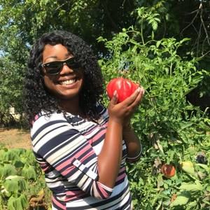 Meet your Posher, Tara